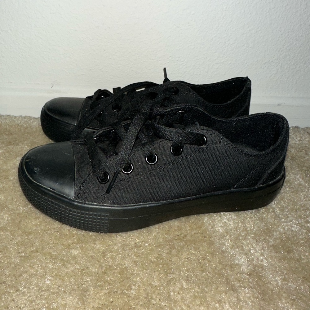 WOMENS TREDSAFE SLIP-RESISTANT SHOES ALL BLACK WORK SHOES CONVERSE STYLE SIZE 6 